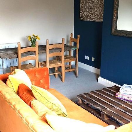 The Farrier Apartment เชลเทนแฮม ภายนอก รูปภาพ